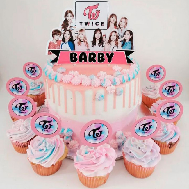 Торт и капкейки Twice