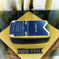 Торт телефон Vertu