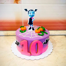 Торт Вампирина на 10 лет