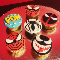 Капкейки на тему Deadpool