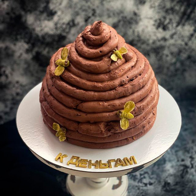 Торт какашки с мухами