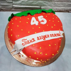 Торт в виде клубники