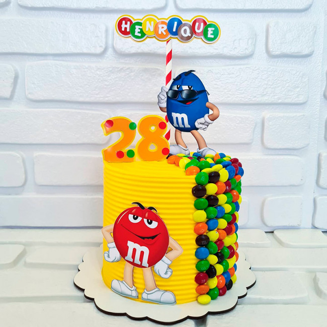 Торт M&M's для девушки