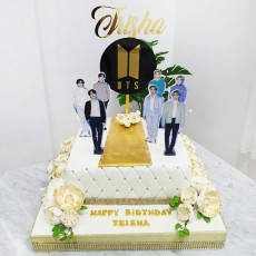 Торт BTS на день рождения