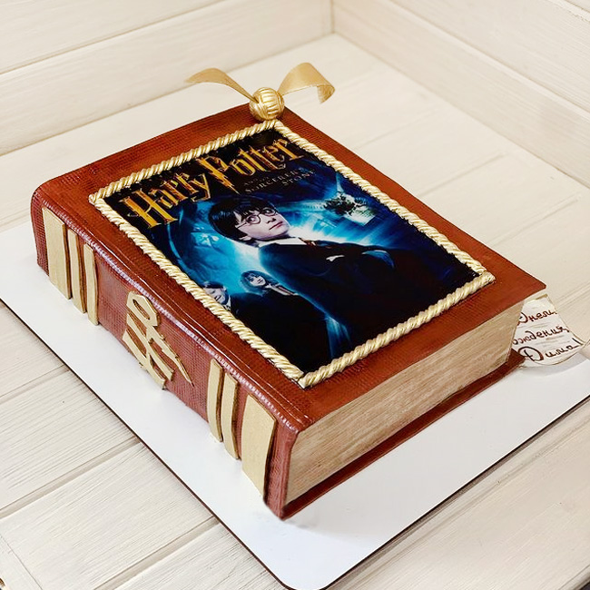 Торт в книжный салон